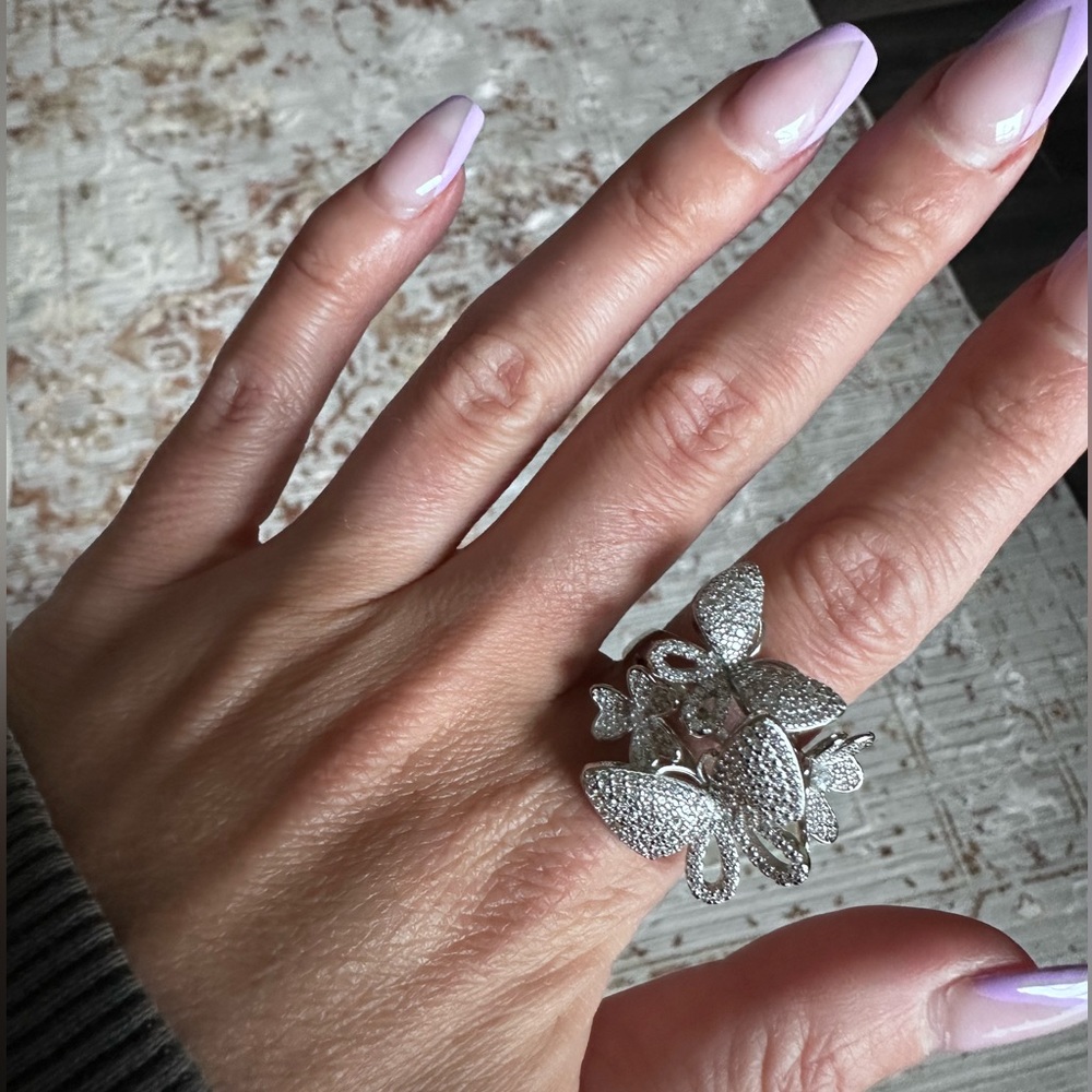 Rhinestone butterfly cluster cocktail ring